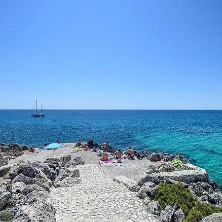 Punta Correnti Seaview Apartments, Castro Marina 4* 카스트로
