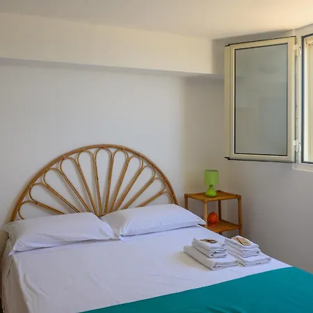 Punta Correnti Seaview Apartments, Castro Marina 4* 카스트로