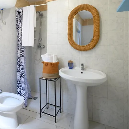 Punta Correnti Seaview Apartments, Castro Marina 게스트하우스 4*