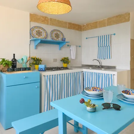 게스트하우스 Punta Correnti Seaview Apartments, Castro Marina 4*