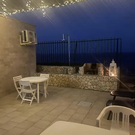 Punta Correnti Seaview Apartments, Castro Marina