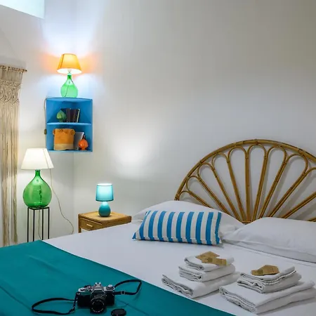 Guest house Punta Correnti Seaview Apartments, Castro Marina *