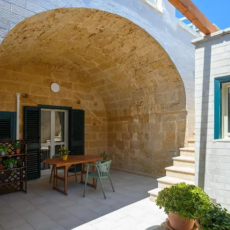Guest house Punta Correnti Seaview Apartments, Castro Marina *